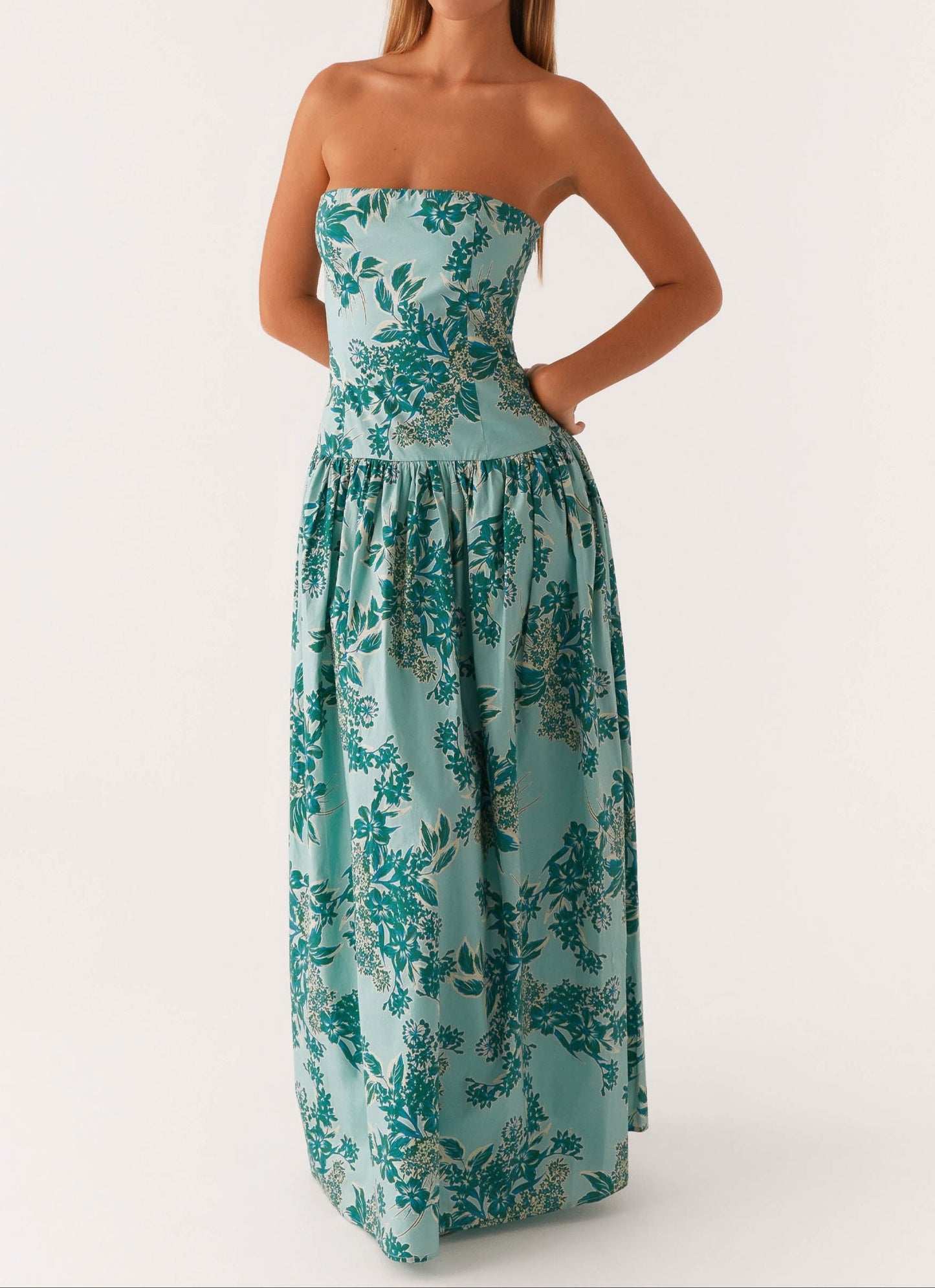 Agnesca Maxikleid – Wolkenblaues Blumenmuster