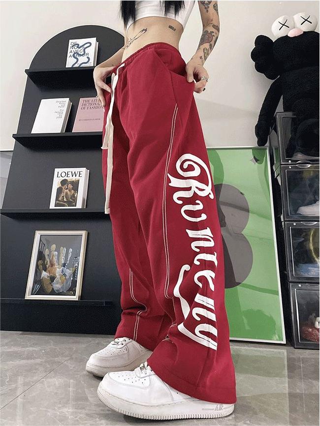 Old School Baggy Sweatpants mit Nähten und Logo Design