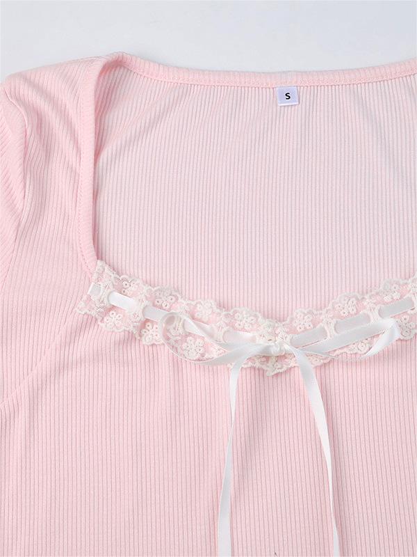 Top in maglia rosa vintage con scollo quadrato e inserto in pizzo