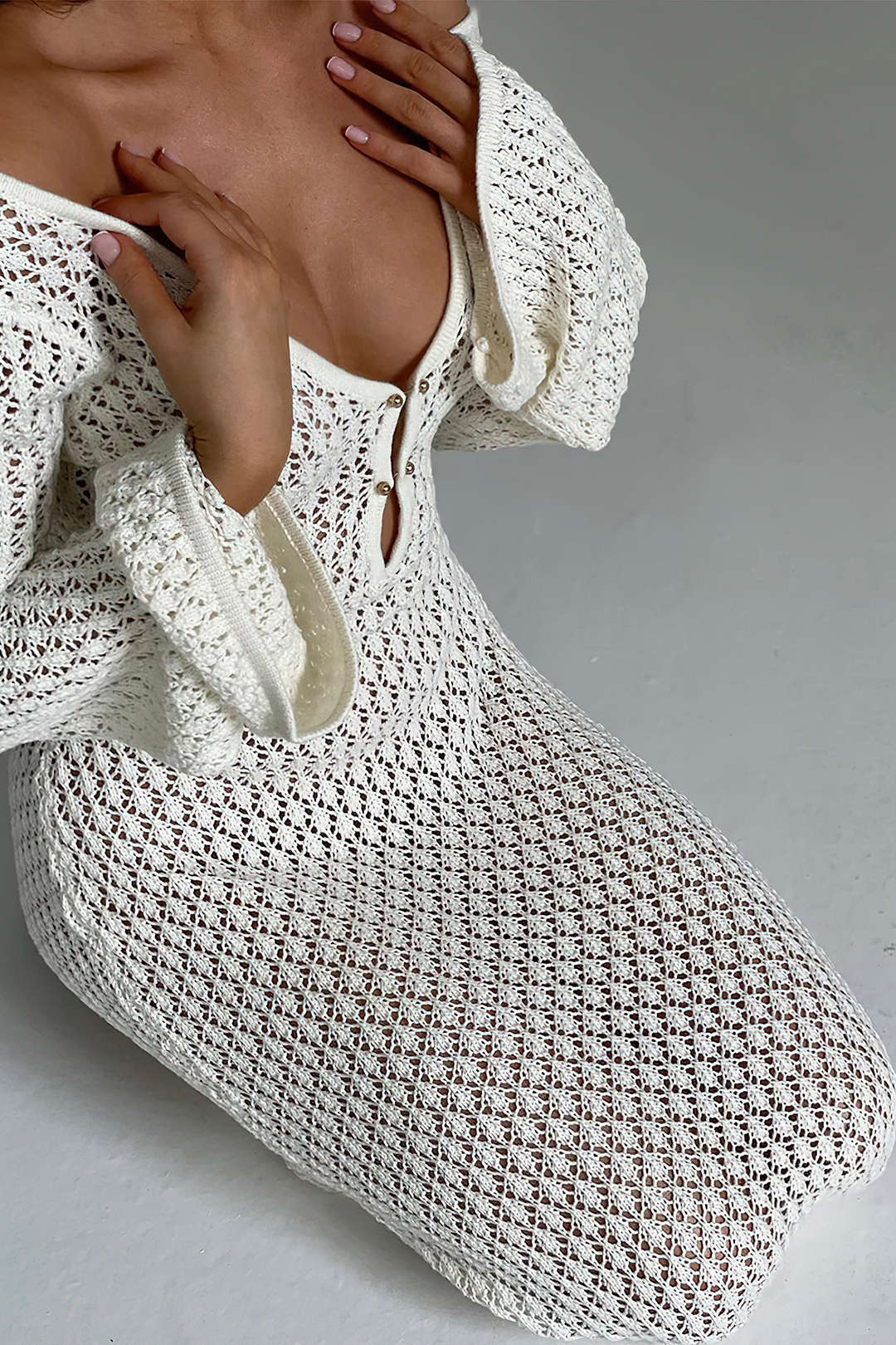 JY White Vintage V Neck Crochet Open Knit Long Sleeve Maxi Dress / White Vintage V Neck Crochet Open Knit Long Sleeve Maxi Dress