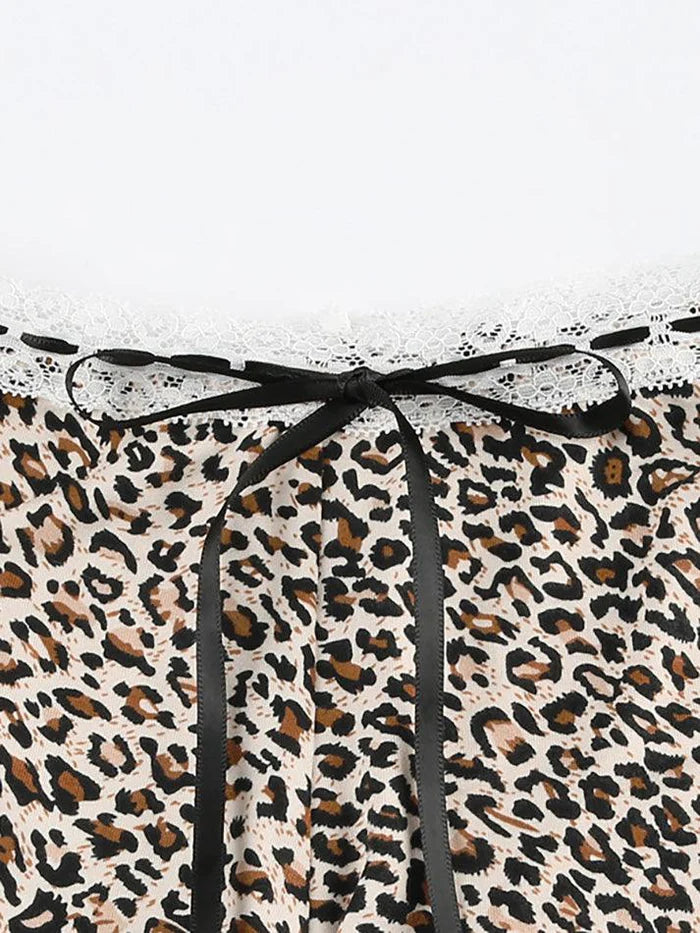 Shorts punk a vita bassa con stampa leopardata e finiture in pizzo