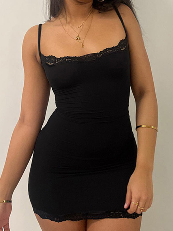 Mini abiti con reggicalze stretti in pizzo nero curvy