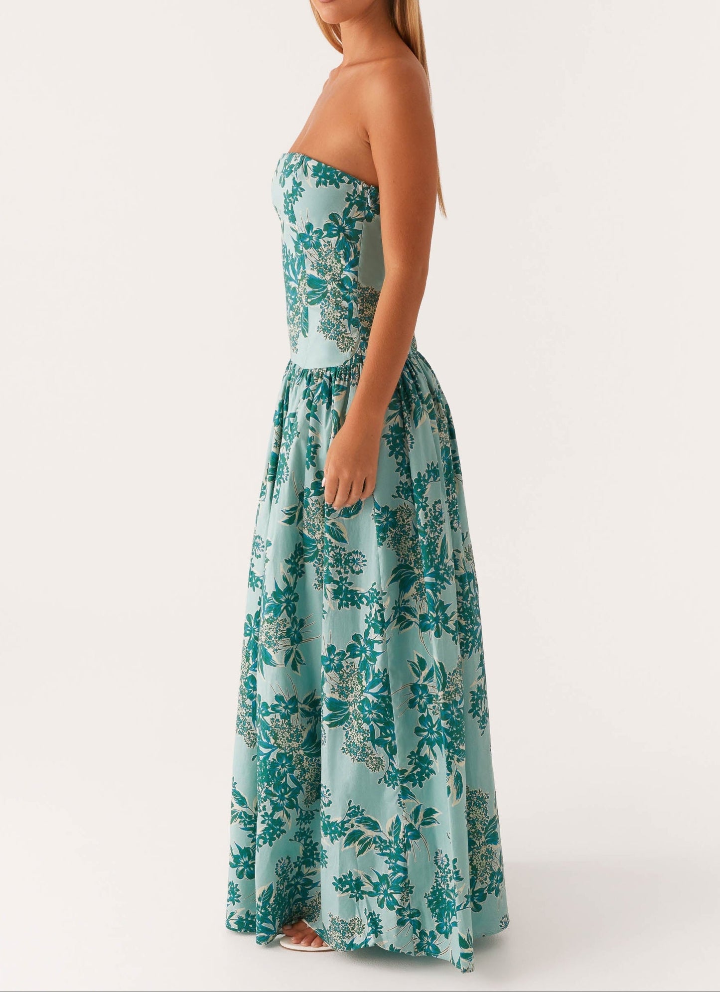 Agnesca Maxikleid – Wolkenblaues Blumenmuster