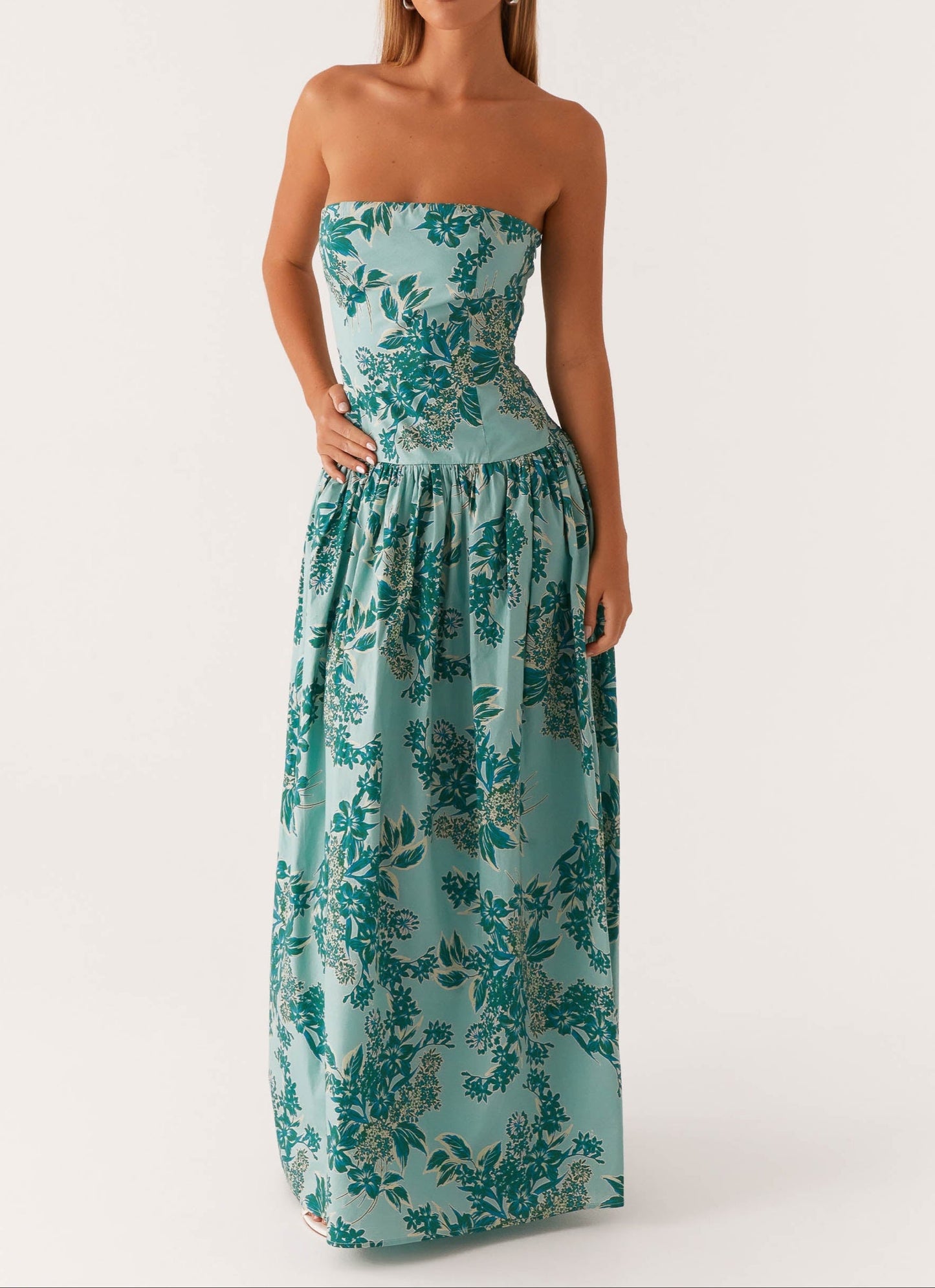 Agnesca Maxikleid – Wolkenblaues Blumenmuster