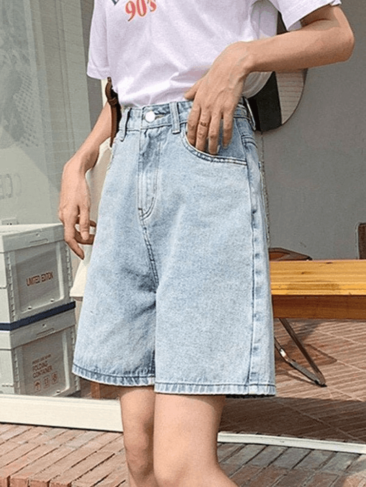 Shorts in denim blu retrò a vita alta con gambe dritte