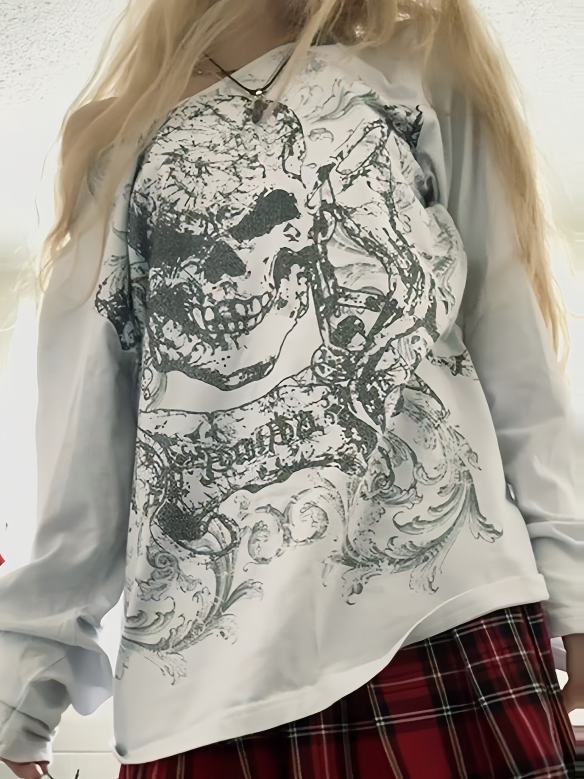 Vintage Weißes Oversize Langarmshirt mit Totenkopfdruck