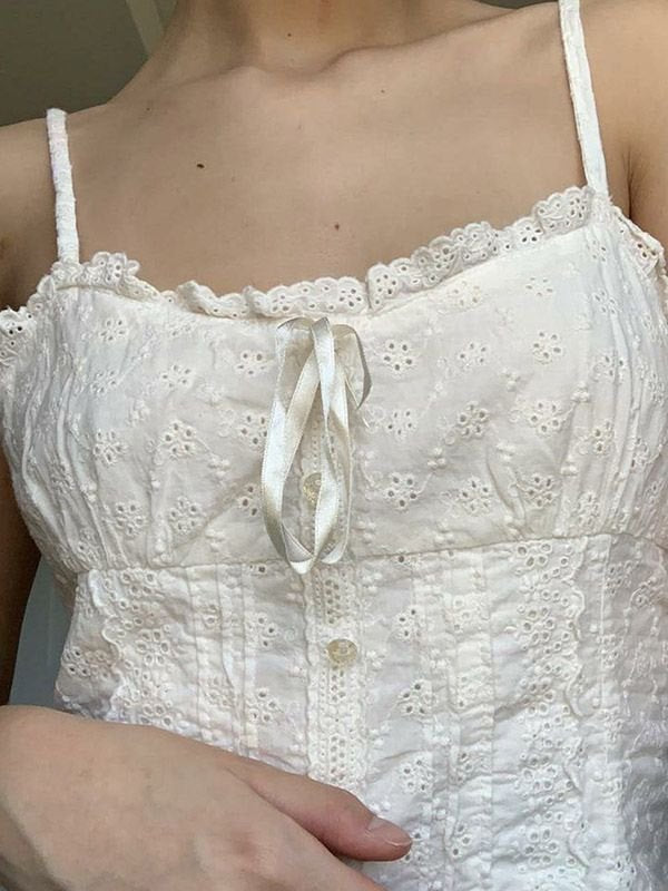 Weißes Vintage Camisole mit Knöpfen und Bestickter Spitze