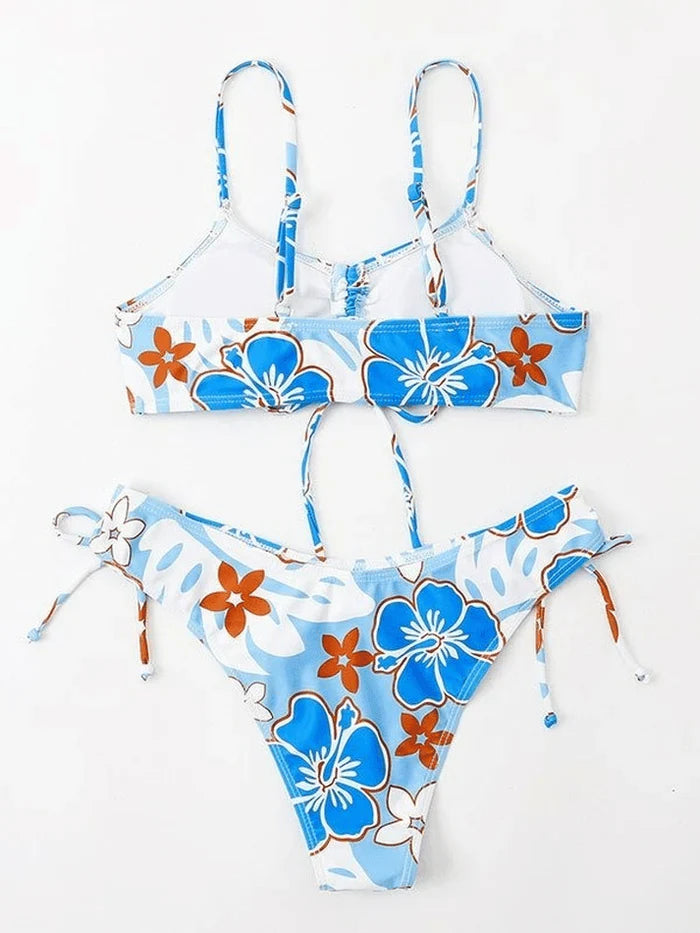 Cute bikini set with wave pattern and floral print