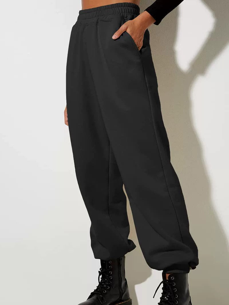 Plain basic sweatpants with a loose cut